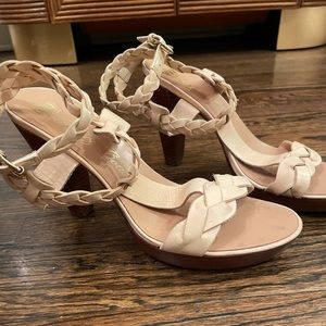 Vintage Juicy heels. Nude 8